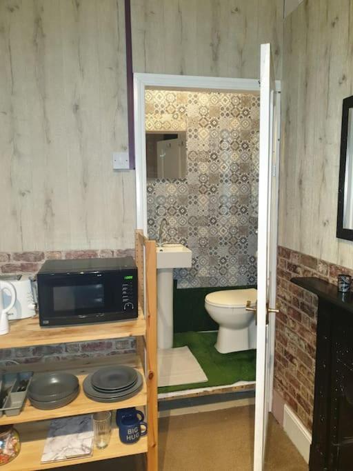 Spacious Bedroom With Private Bathroom. Abbey Wood 外观 照片